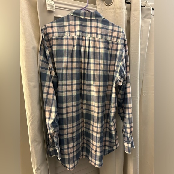 Vineyard Vines Button-Up - Picture 2 of 2